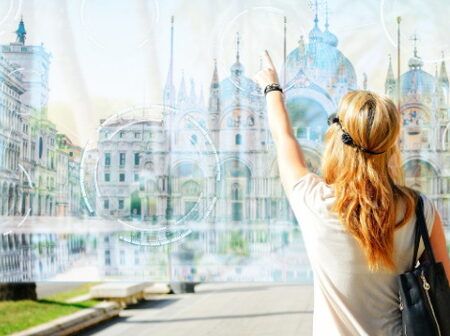 Turismo digital: cómo la tecnología amplía la experiencia de visitar Sevilla