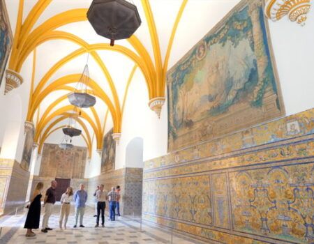 Regreso de las sargas de Gustavo Bacarisas al Salón de las Bóvedas del Alcázar de Sevilla