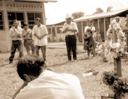 El olvidado genocidio de GuatemalaSichar: "En democracia se debe hacer una memoria histórica integral, con su Badajoz y su Paracuellos"