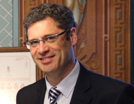 La raíces totalitarias de la idea de libertadCarneiro: "Ya no se entiende la libertad como transgresión, sino con un no molestar. Y eso es la antilibertad"