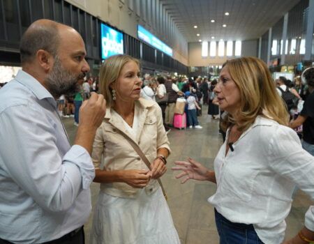Reyes Romero denuncia el “caos ferroviario” que sufre Sevilla y la falta de conexión directa entre la Estación de Santa Justa y el aeropuerto