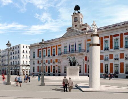 Camina por Madrid sin equipaje y sumérgete en la ciudad desde la Puerta del Sol