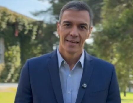 Video de Pedro Sánchez para felicitar la Fiesta Nacional sin una sola bandera españolaBanderas palestinas, del orgullo gay y catalanas sí forman parte de la felicitación