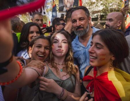 El “Cañas por España” moviliza a los jóvenes sevillanosEn Bormujos, el próximo 23 de octubre junto a la mediática rapera Angie Corine