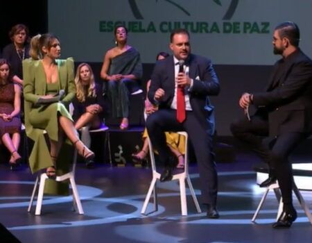 El padre de Sandra Peña agradece a Fede Quintero su dedicatoria durante la III Gala Desmarcadas 2025