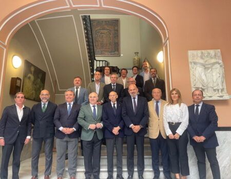 Presentación de las quince nuevas carrozas de la Cabalgata de Sevilla en el Ateneo
