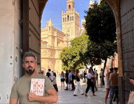 «España no se agota en el pasado, se renueva en cada generación»Entrevista a Manuel Ángel Cuenca, autor de "En busca de España"