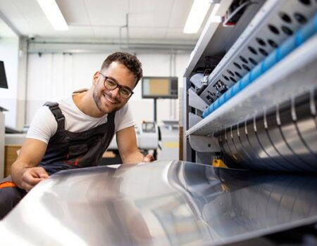5 razones para imprimir tus proyectos en una imprenta local en Sevilla