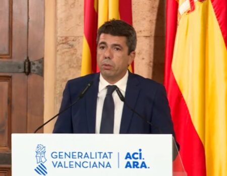 Dimite Carlos Mazón expresando su pesar y reconociendo haber cometido errores en la gestión de la DANA