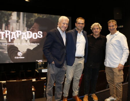 Mercero y Cáritas reinterpretan el icónico cortometraje “La Cabina” para denunciar la exclusión social en España