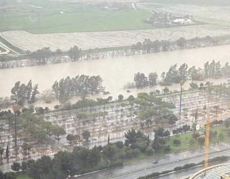Emergencias Sevilla niega que el Guadalquivir se haya desbordado a su paso por La Cartuja