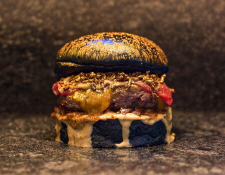 The President conquista Dos Hermanas y llega a Alicante tras ganar el premio a mejor hamburguesa de Sevilla en The Champions Burger