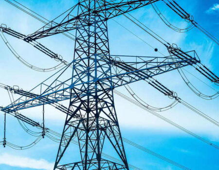 El precio de la luz hoy 5 de julio 2026 se desploma: mínimo de 0,026 €/kWh a las 9:00