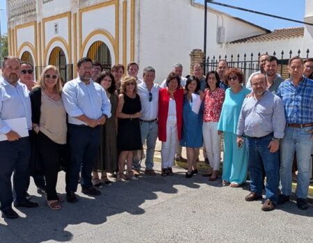 El PP de Sevilla respalda a María Eugenia Moreno y denuncia «el asalto al gobierno que votaron los vecinos de Huévar»