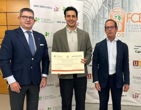 La Universidad de Sevilla premia una investigación sobre los proveedores óptimos de energía para EspañaEzequiel A. García recibe el III Premio de la Cátedra de Economía de la Energía y del Medio Ambiente