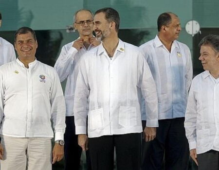 Encomio de la camisa cubana