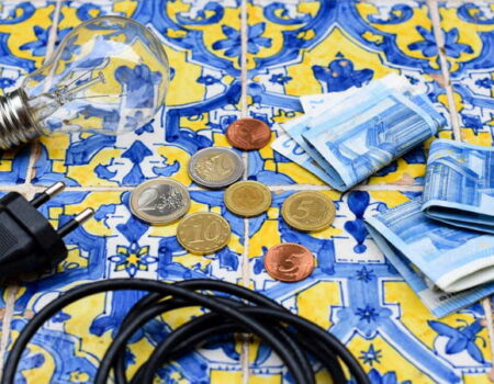 Precio de la luz por horas hoy viernes 21 de agosto: el máximo se dispara a 231,57 euros