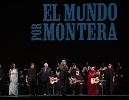 El mundo por montera. La inauguración de la Bienal se viste de galaPor Carmen Arjona